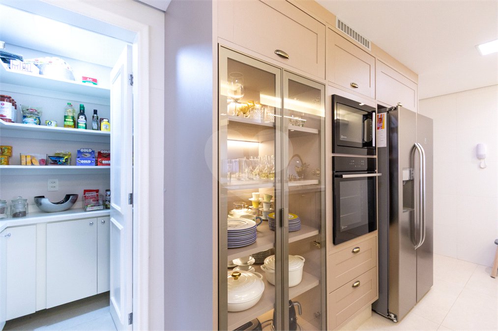 Apartamento à venda com 3 quartos, sendo 1 suíte,  em Vila Uberabinha, São Paulo, SP