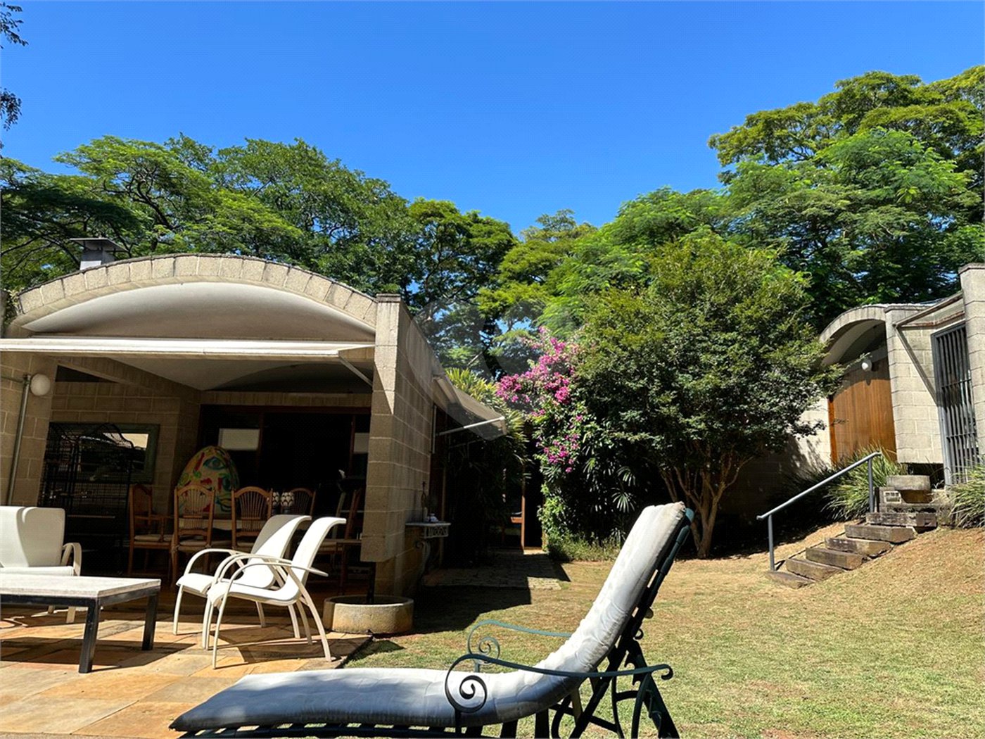 Casa à venda com 5 quartos, sendo 3 suítes, em Morumbi, São Paulo, SP
