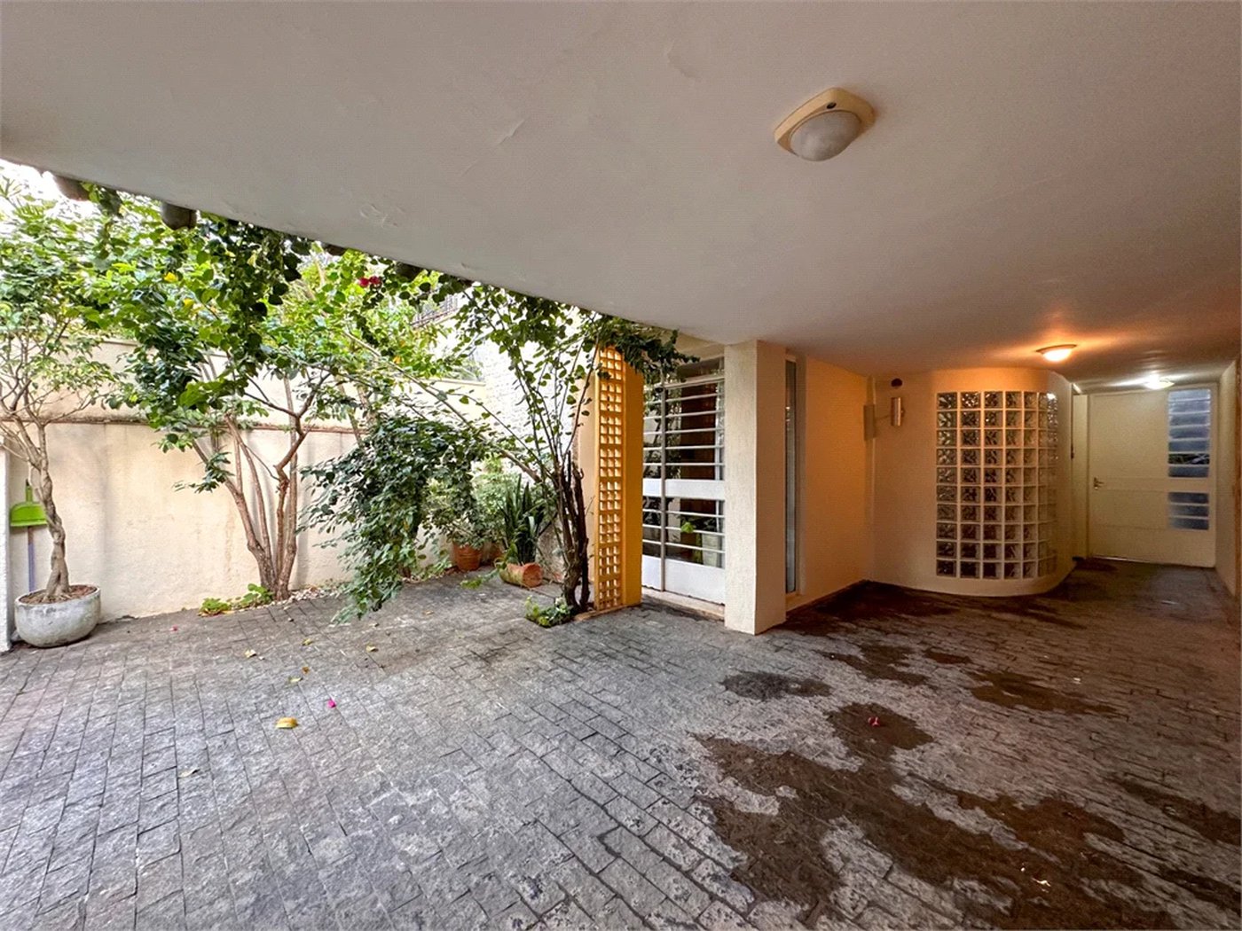Casa à venda com 3 quartos, sendo 1 suíte, no condomínio Barão do Triunfo, São Paulo - SP