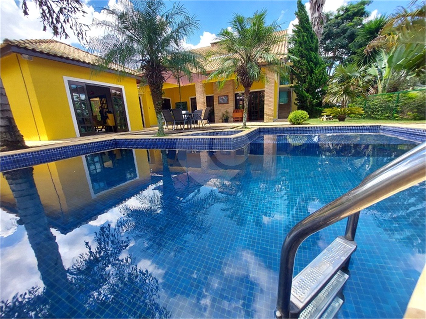 Casa à venda com 5 suítes em Canguera, São Roque, SP
