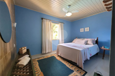 Casa à venda com 4 quartos, sendo 2 suítes, no Centro, Santa Cruz Cabrália, BA