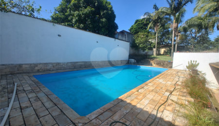 Chácara à venda com 4 quartos, sendo 3 suítes, em Campos de Atibaia, Atibaia, SP