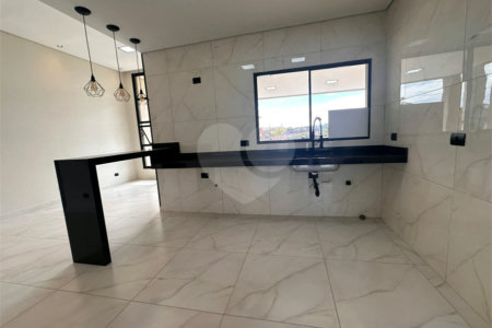 Casa à venda com 3 quartos, sendo 1 suíte, no condomínio Residencial Villagio Wanel, Sorocaba - SP