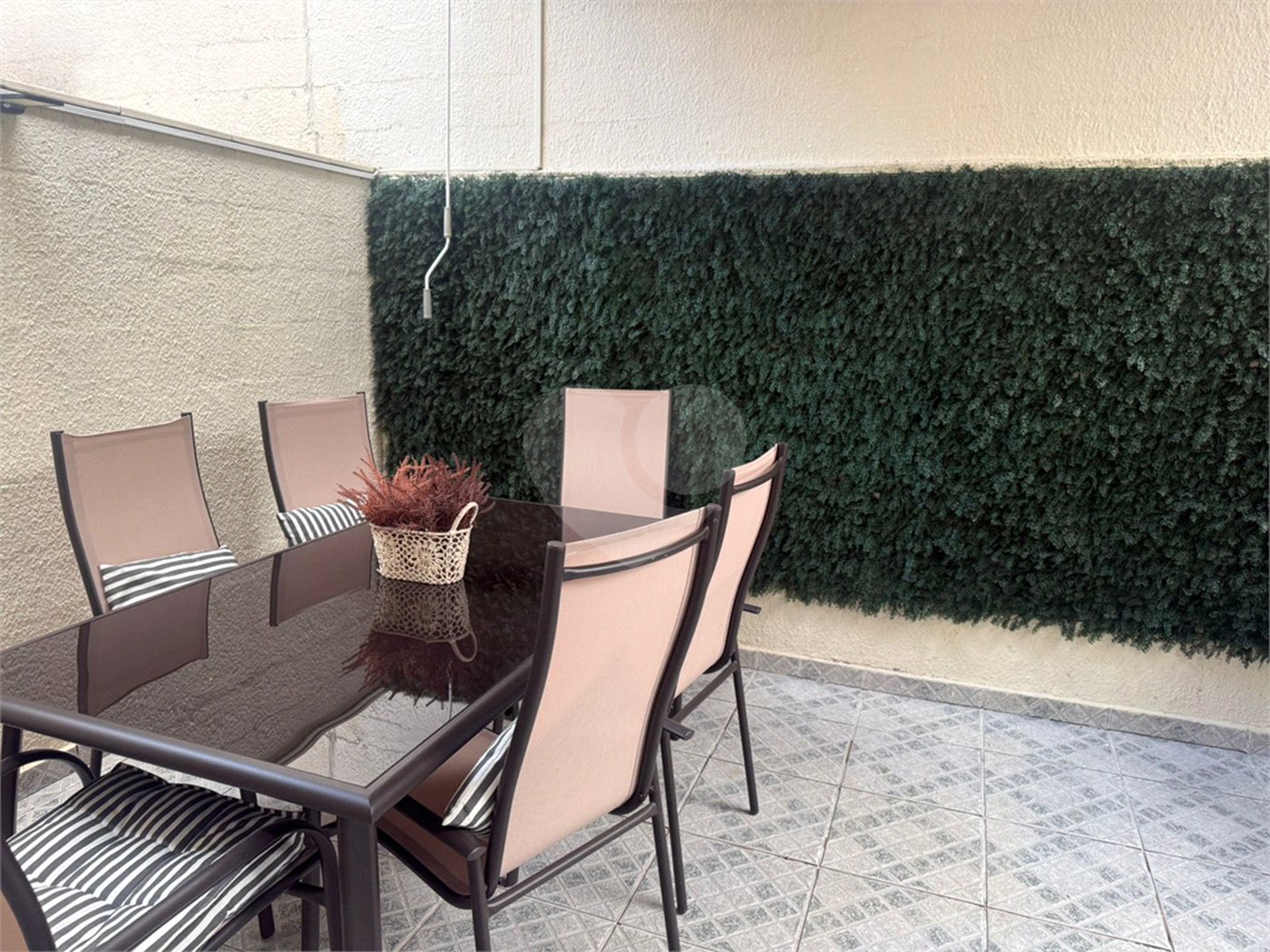 Casa à venda com 3 quartos, sendo 1 suíte, no condomínio Villas de São Francisco, São Paulo - SP