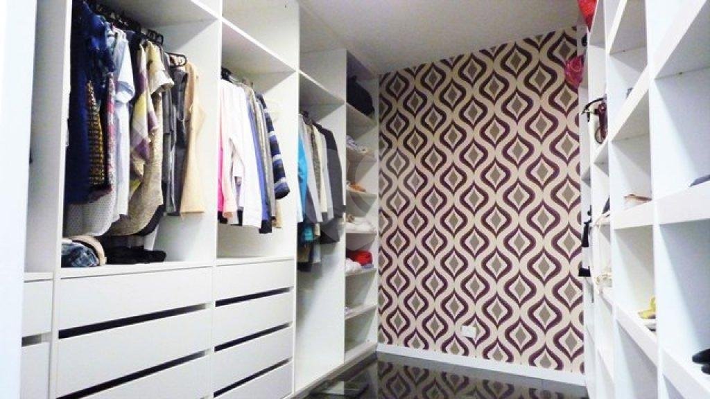 Sobrado à venda com 4 quartos, sendo 3 suítes, em Tremembé, São Paulo, SP