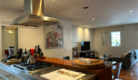 Apartamento à venda com 2 quartos, sendo 1 suíte,  em Vila Andrade, São Paulo, SP