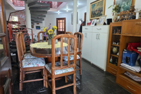 Casa à venda com 4 quartos, sendo 2 suítes, em Cidade São Francisco, São Paulo, SP