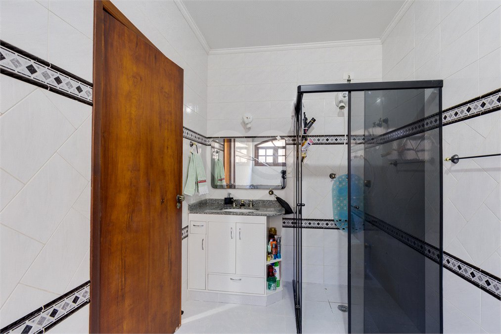 Sobrado à venda com 4 quartos, sendo 1 suíte, em Alto da Boa Vista, São Paulo, SP