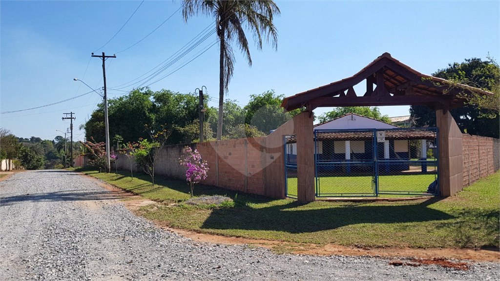 Chácara à venda com 3 quartos, sendo 1 suíte, no Centro, Araçoiaba da Serra, SP