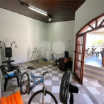 Casa à venda com 6 quartos, sendo 1 suíte, no condomínio Granja Olga I, Sorocaba - SP
