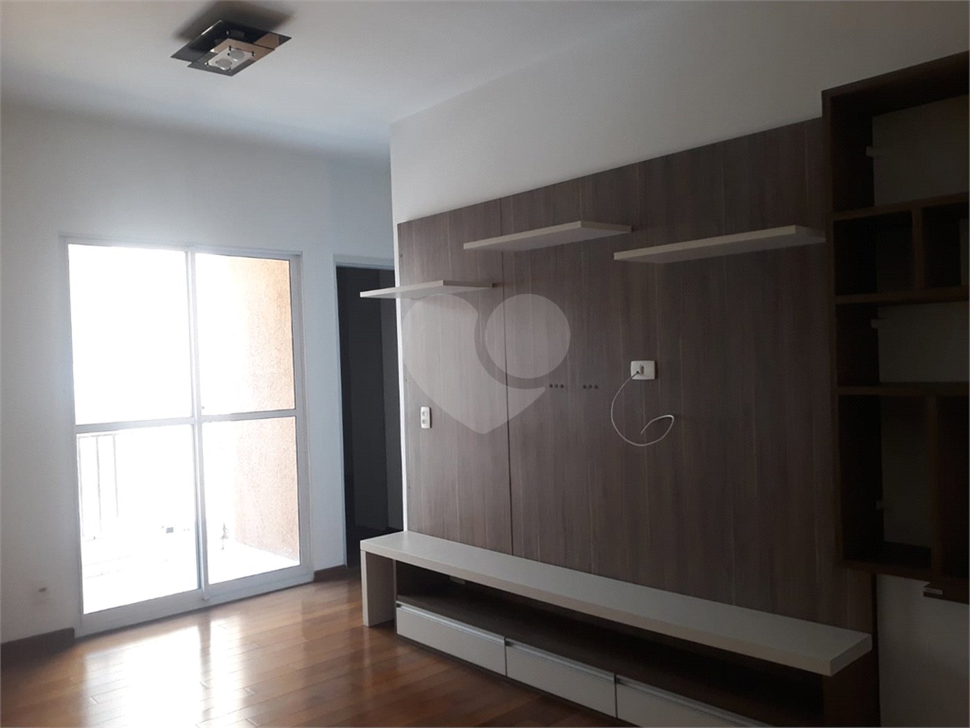 Apartamento à venda ou para alugar com 2 quartos, sendo 1 suíte, em Jardim Carambeí, São Roque, SP