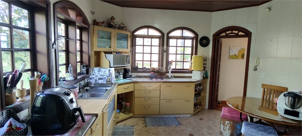 Casa à venda com 3 quartos, sendo 1 suíte, no Centro, Extrema, MG