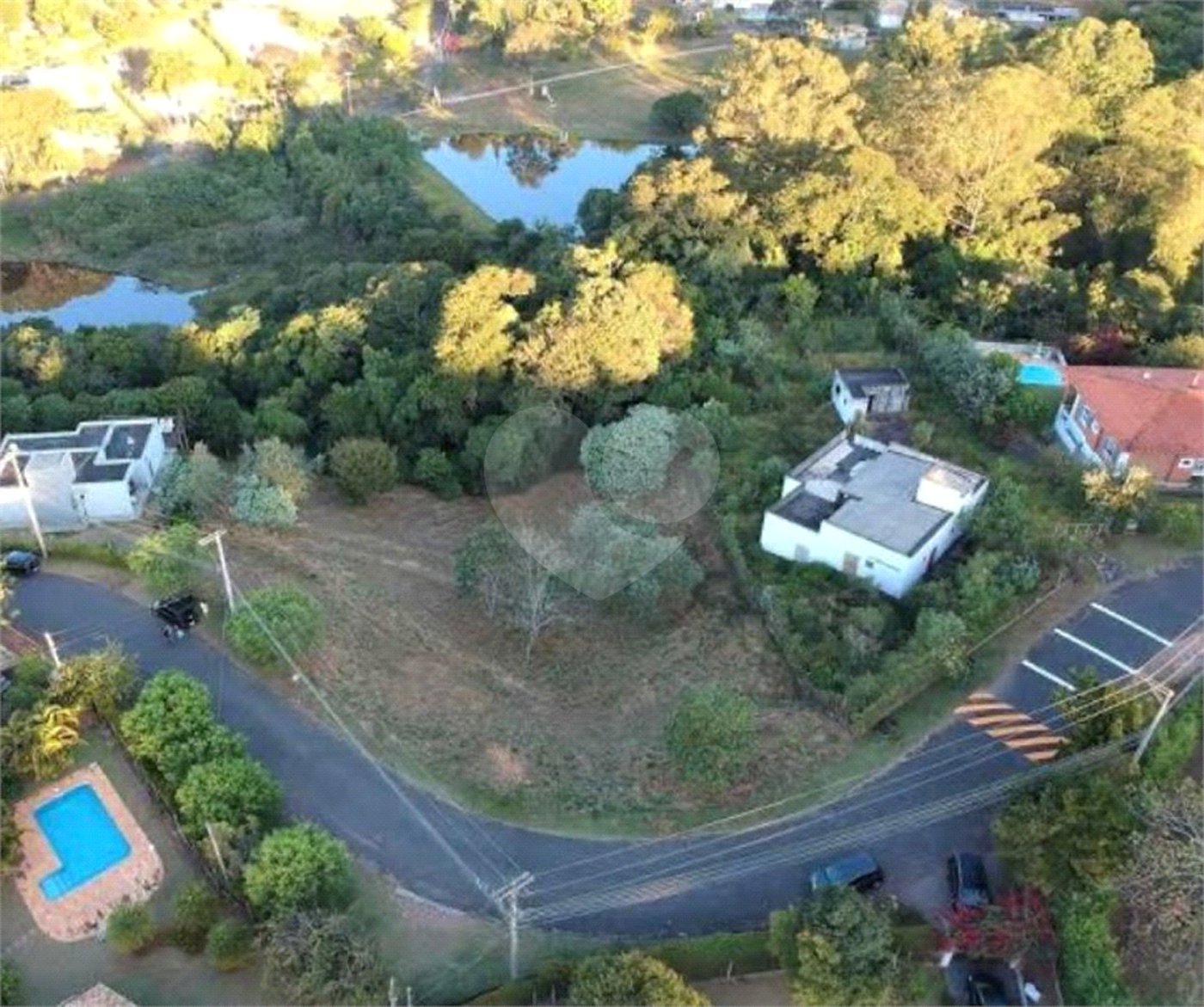 Terreno à venda no condomínio Vale da Santa Fé, Vinhedo - SP