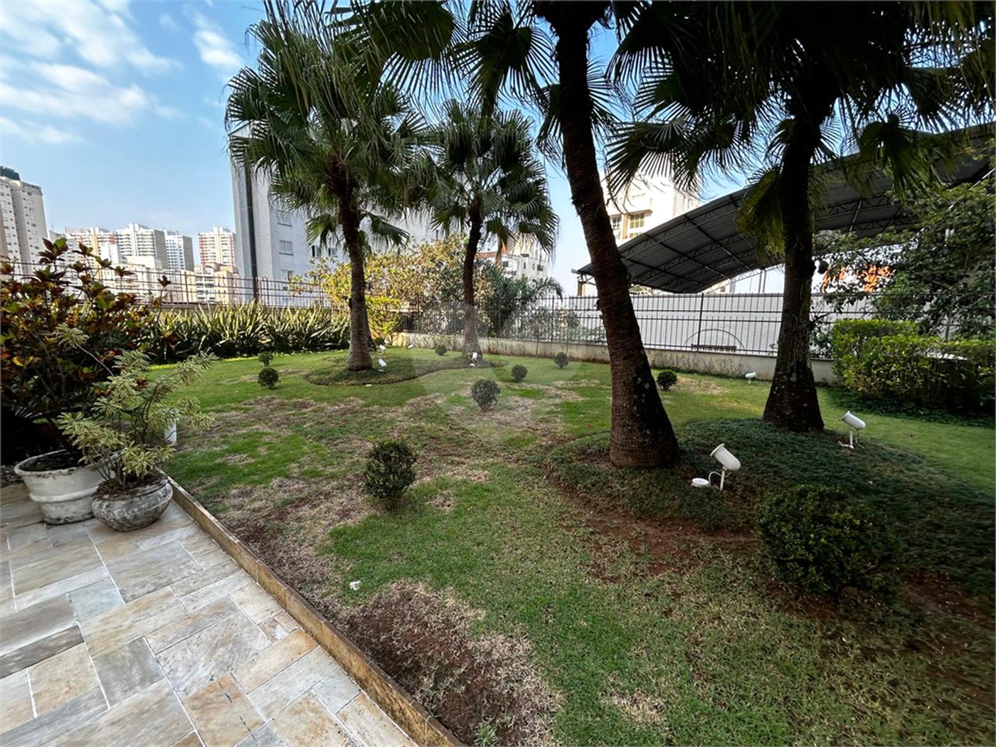 Apartamento à venda com 3 quartos, sendo 1 suíte,  em Vila Andrade, São Paulo, SP