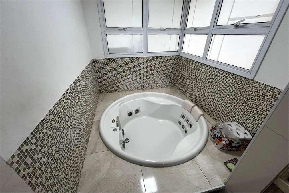 Apartamento à venda com 3 suítes em Santana, São Paulo, SP