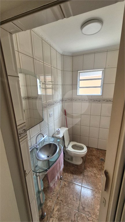 Sobrado à venda com 3 quartos, sendo 1 suíte, em Jardim Las Vegas, Santo André, SP