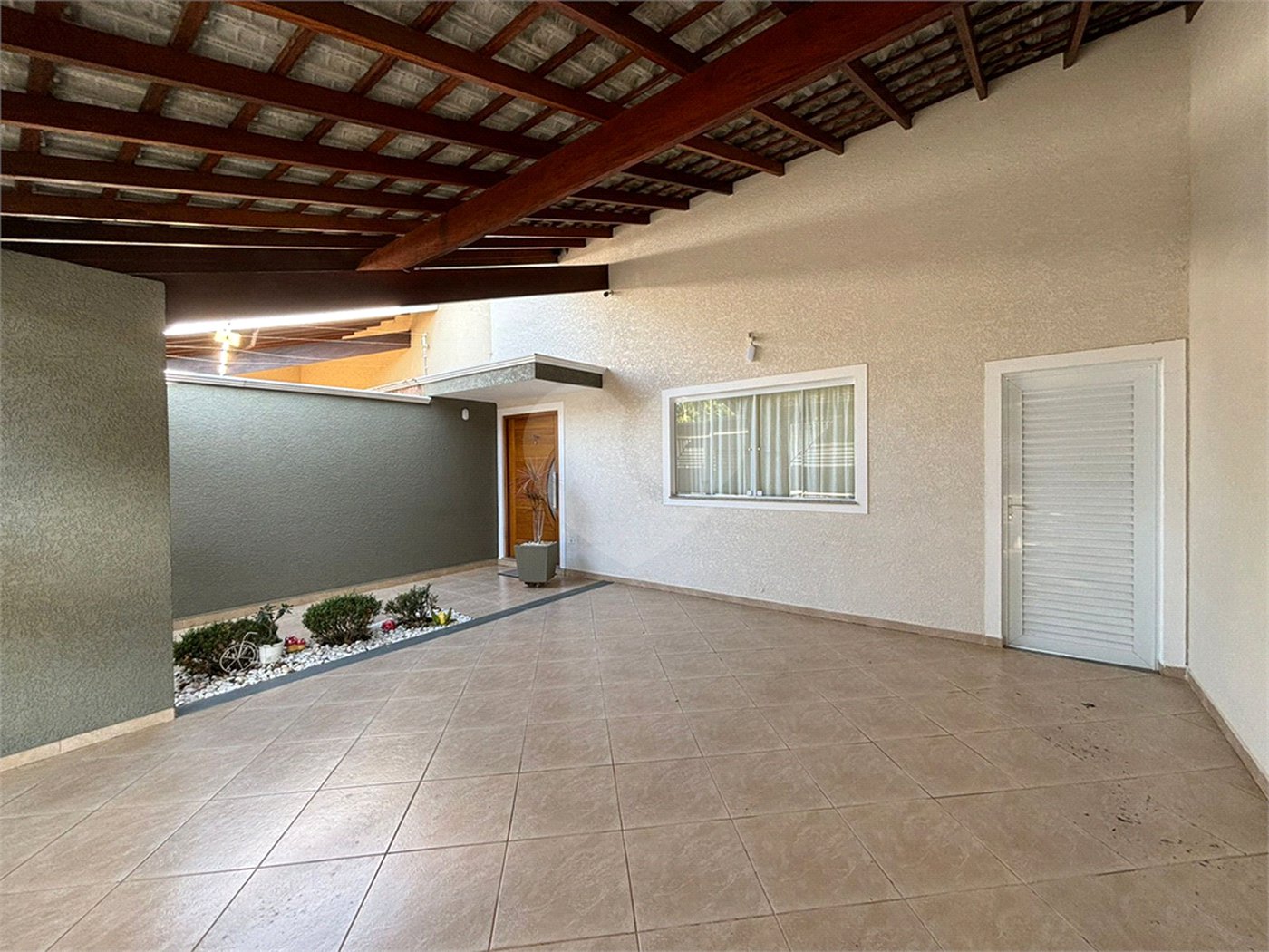 Casa à venda com 3 quartos, sendo 1 suíte, em Jardim Paulista, Atibaia, SP