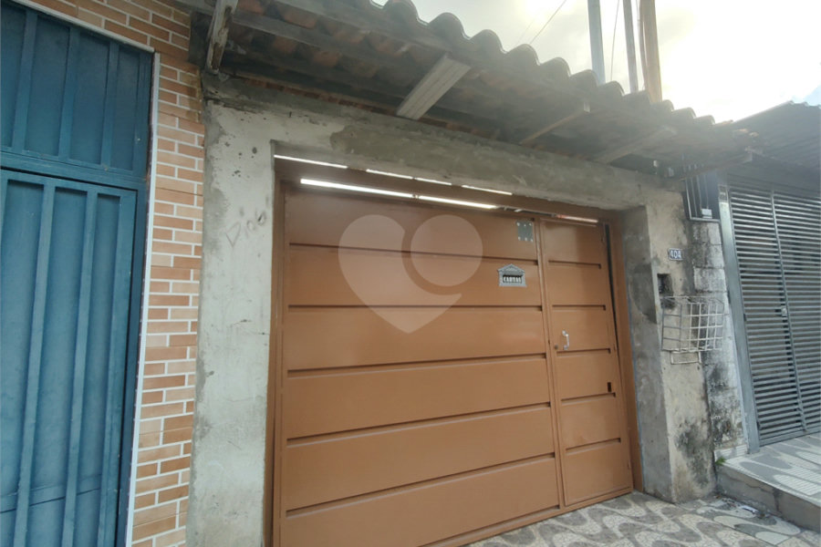 Sobrado à venda com 3 quartos no Brasilândia, São Paulo, SP