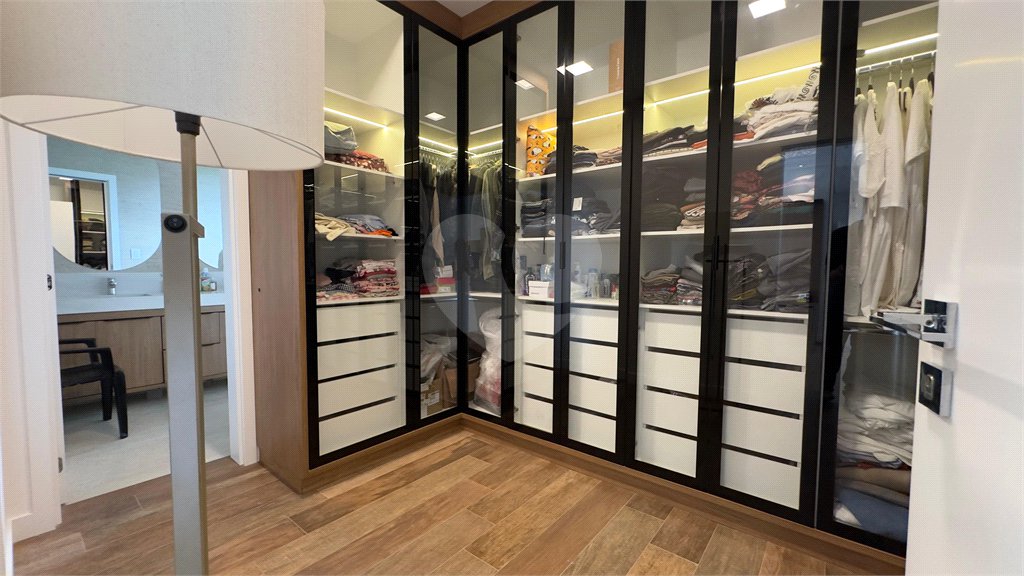 Casa à venda com 4 suítes no condomínio Parque Residencial Kurumin, Itu - SP