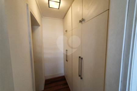 Apartamento à venda com 3 quartos, sendo 2 suítes, em Alto da Boa Vista, São Paulo, SP