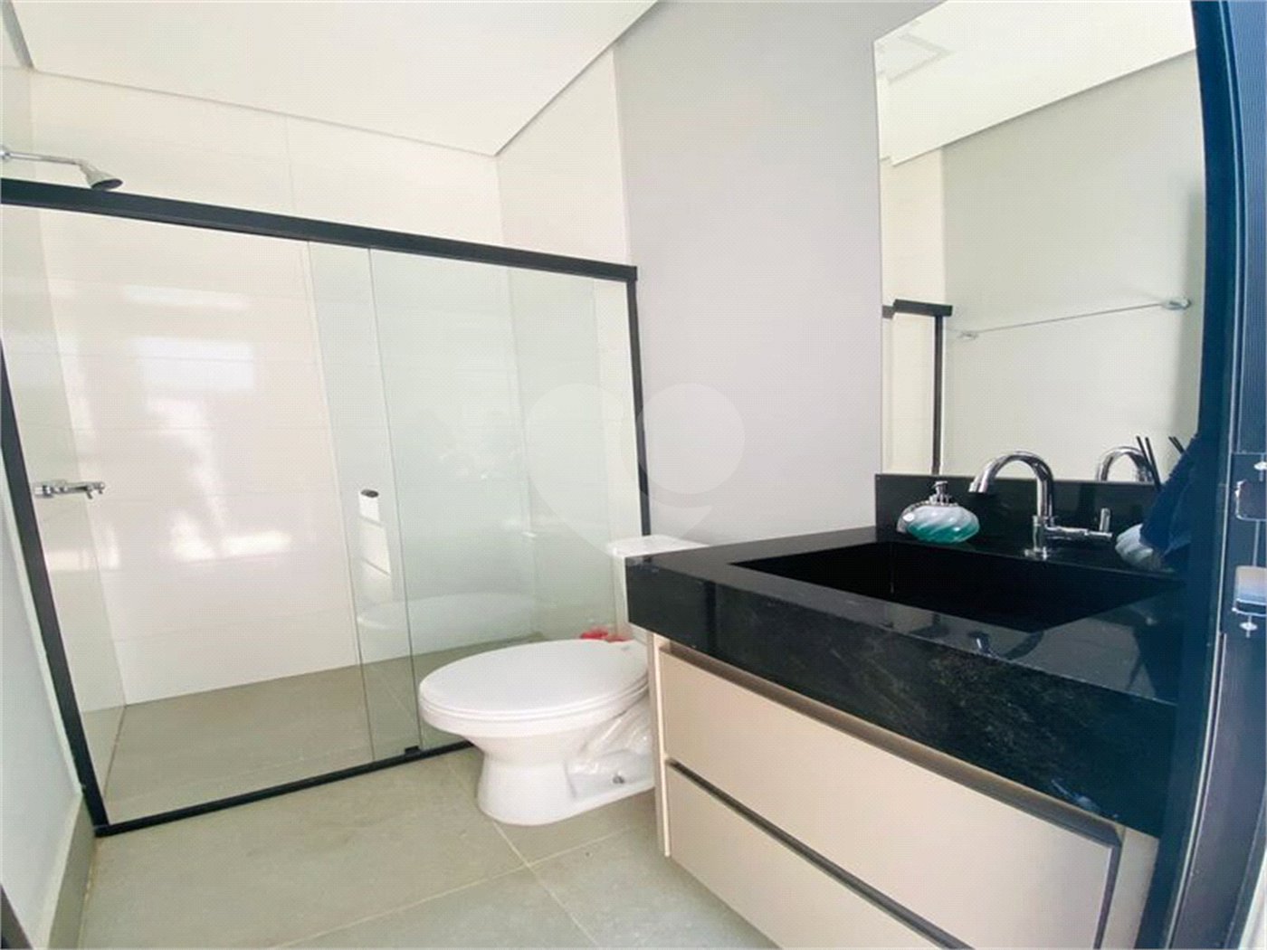 Casa à venda com 3 quartos, sendo 1 suíte,  no condomínio Mantova, Indaiatuba - SP