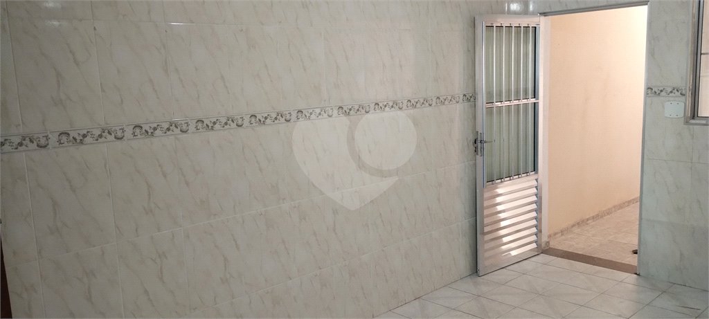 Sobrado à venda com 4 quartos, sendo 1 suíte, em Vila Nivi, São Paulo, SP