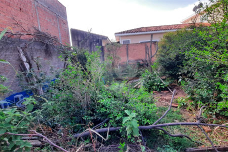 Terreno no Jardim Beatriz.