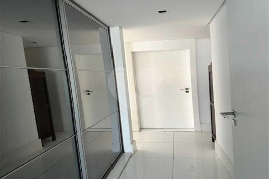 Apartamento à venda com 3 quartos, sendo 1 suíte, em Vila Mariana, São Paulo, SP