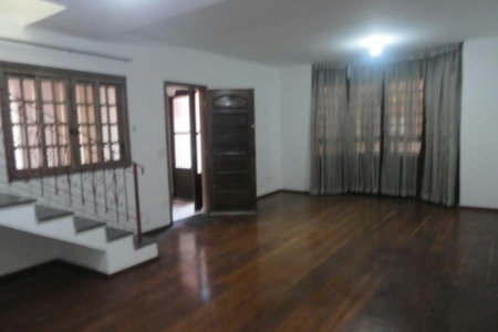 Sobrado à venda com 3 quartos, sendo 1 suíte, em Parque Ipê, São Paulo, SP