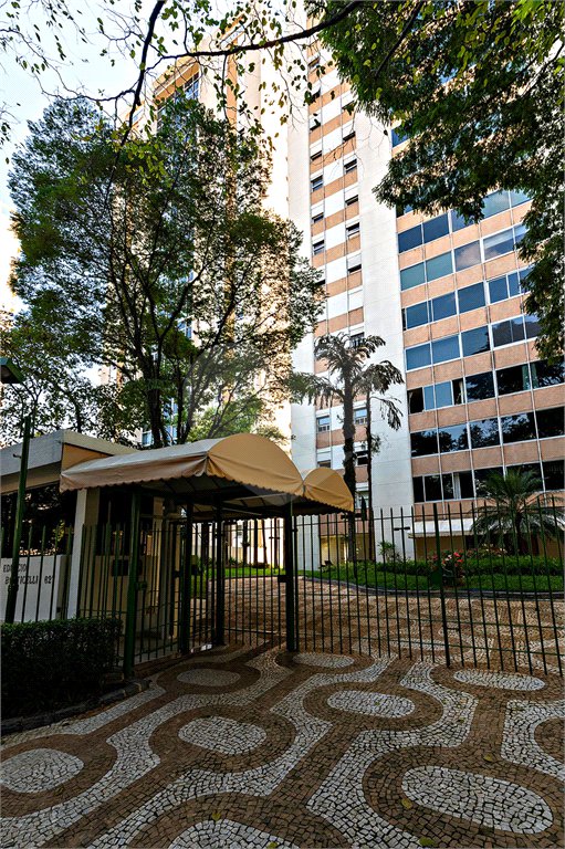 Apartamento à venda com 3 quartos, sendo 1 suíte, em Alto da Boa Vista, São Paulo, SP