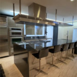 Casa à venda com 4 suítes no condomínio Villaggio Houda, São Paulo - SP