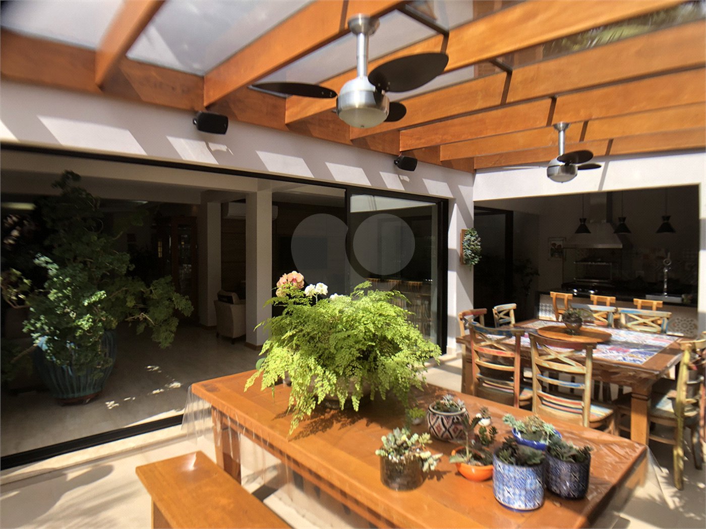 Casa à venda com 4 suítes no condomínio Residencial Floresta, São Paulo - SP