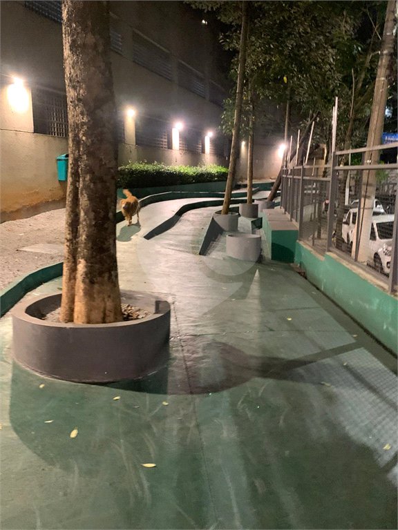 Apartamento à venda com 2 quartos em Parque Reboucas, São Paulo, SP
