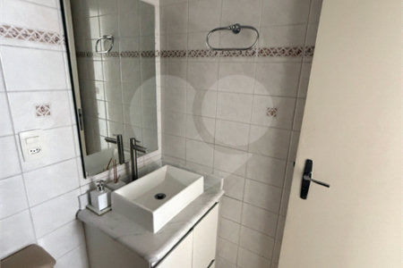Apartamento à venda ou para alugar com 3 quartos, sendo 1 suíte,  em Santa Teresinha, São Paulo, SP