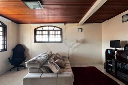 Sobrado à venda com 3 quartos, sendo 2 suítes,  em Alto Ipiranga, Mogi das Cruzes, SP