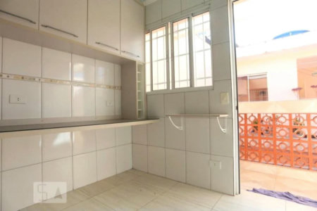 Casa à venda com 2 quartos, sendo 1 suíte,  em Jardim Ivana, São Paulo, SP