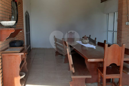 Chácara à venda com 8 suítes em Jardim Arquidiocesano, Salto, SP