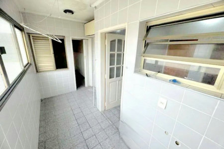 Apartamento com 2 dormitórios, 1 suíte, dependência de empregada à venda, 107 m² por R$ 640.000 - Marapé - Santos/SP