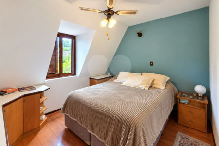 Sobrado com cinco quartos sendo 3 suites 4 vagas| R$ 3.300.000 no Alto da Boa Vista - São Paulo