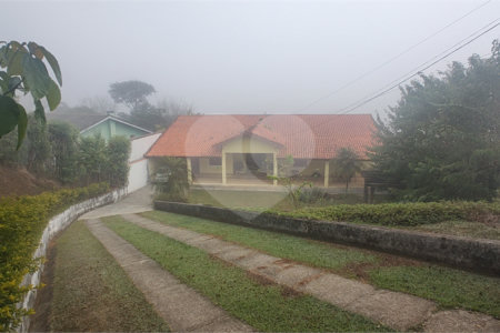 Chácara à venda com 3 quartos, sendo 1 suíte,  no Centro, Nazaré Paulista, SP