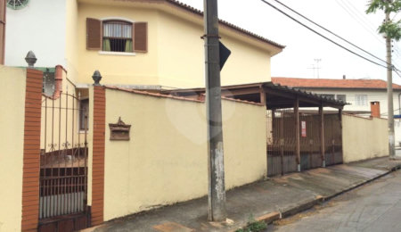 Casa à venda com 3 quartos, sendo 1 suíte,  em Jardim Trussardi, São Paulo, SP