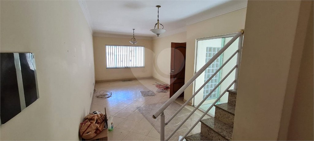 Sobrado a venda no Ipiranga de 220m² com 4 suítes e 2 vagas.Estuda permuta.