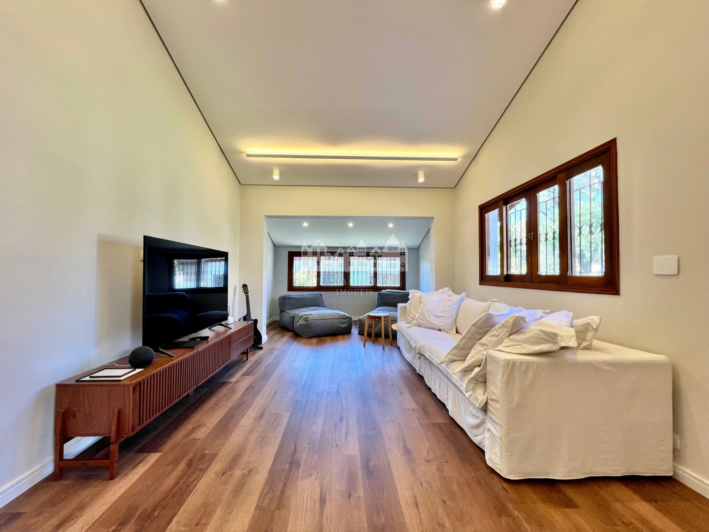 Casa Térrea à venda com 5 quartos, sendo 3 suítes, em Vila Esperia Ou Giglio, Atibaia, SP