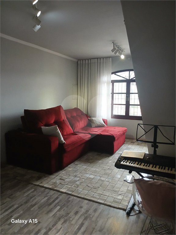Sobrado à venda com 3 quartos, sendo 1 suíte,  em Tremembé, São Paulo, SP