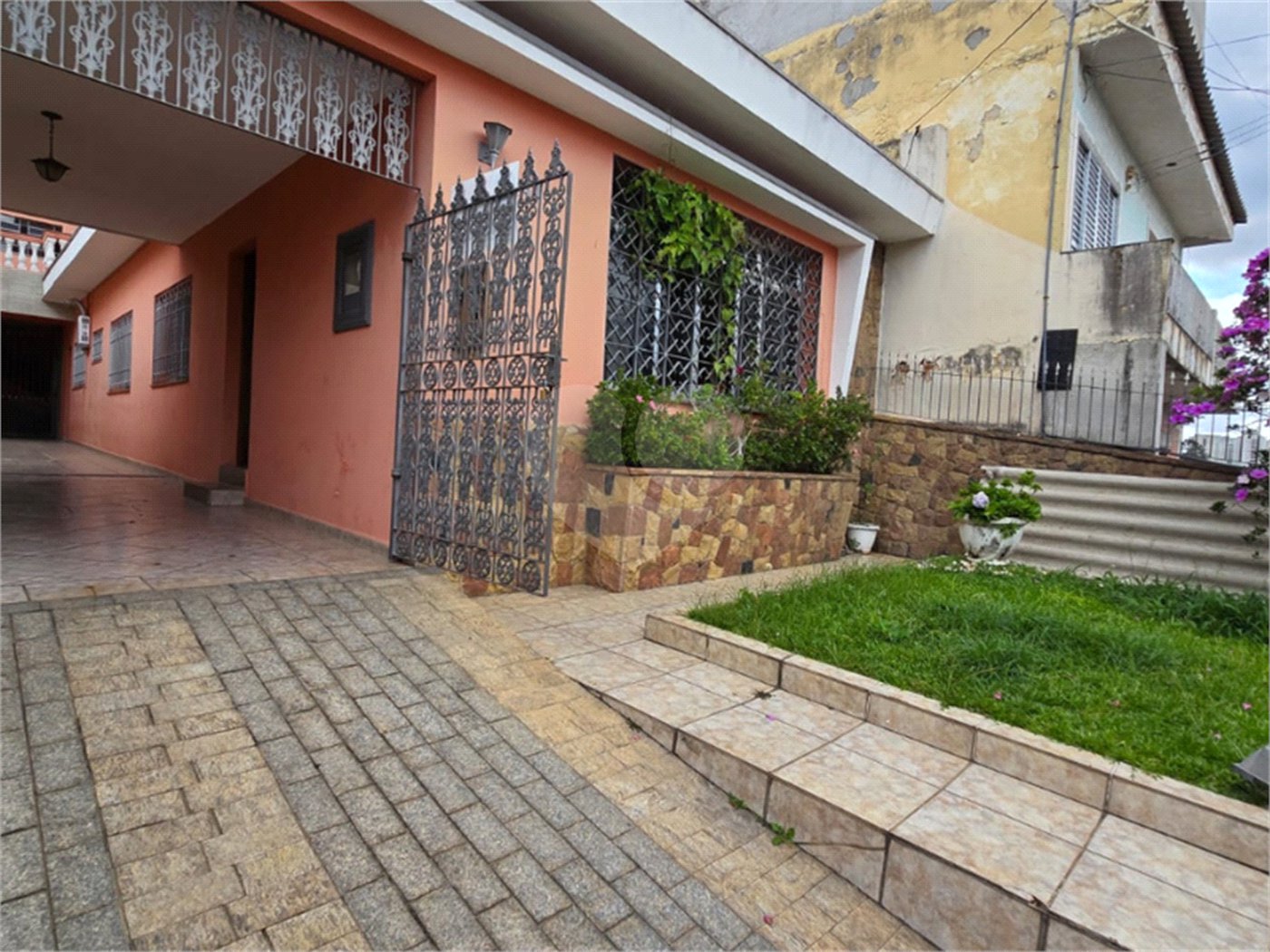 Casa à venda com 3 quartos, sendo 1 suíte, em Vila Pereira Cerca, São Paulo, SP