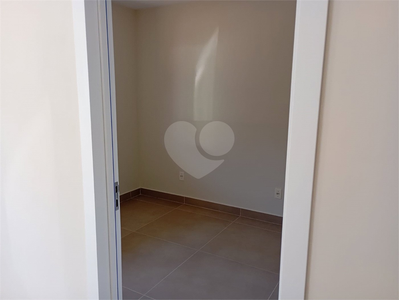 Apartamento à venda com 2 quartos em Lopes de Oliveira, Sorocaba, SP