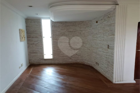 Sobrado à venda com 3 quartos, sendo 1 suíte, em Vila Maria Alta, São Paulo, SP