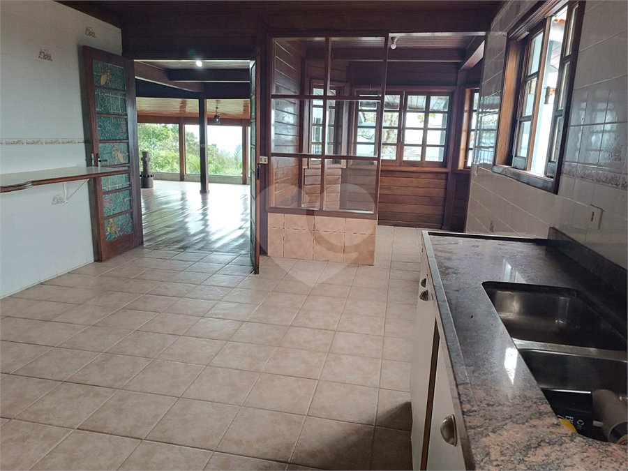 Sobrado para alugar com 3 quartos, sendo 1 suíte, em Roseira, Mairiporã, SP