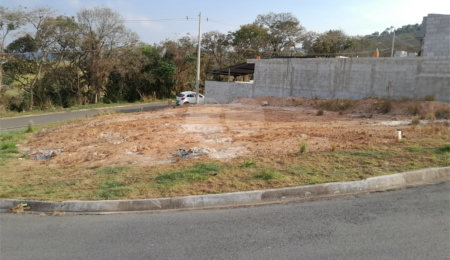 Terreno à venda no Centro, Bom Jesus dos Perdões, SP