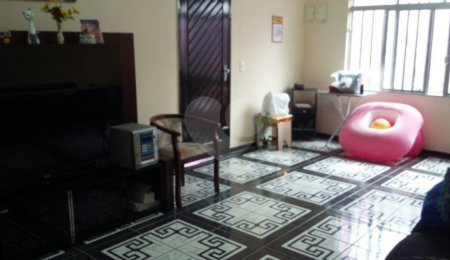 Sobrado à venda com 3 quartos em Parque Peruche, São Paulo, SP